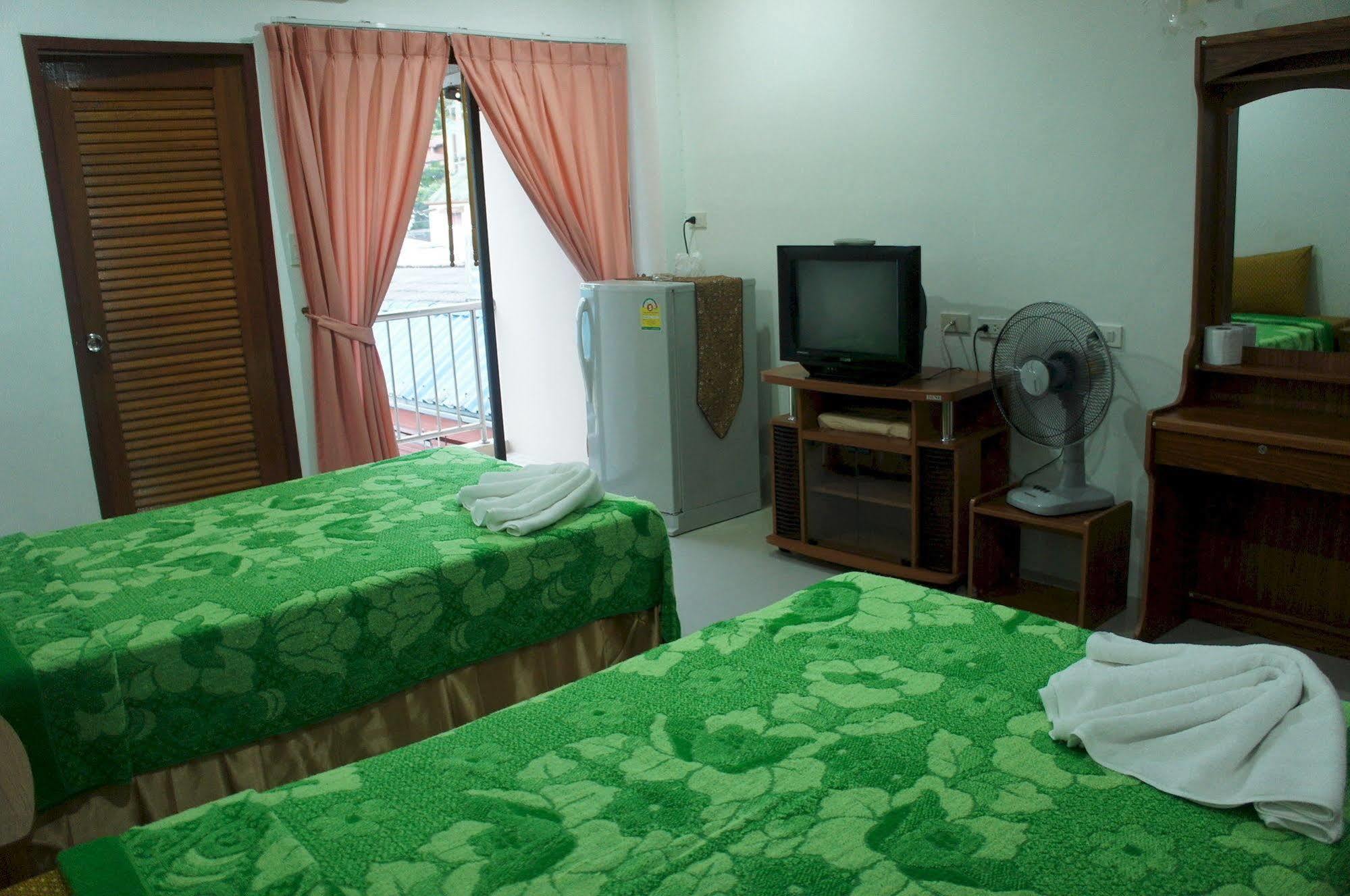G&B Guesthouse Patong Экстерьер фото