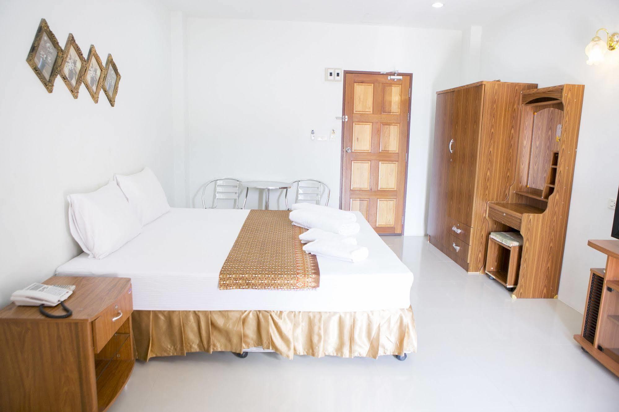 G&B Guesthouse Patong Экстерьер фото